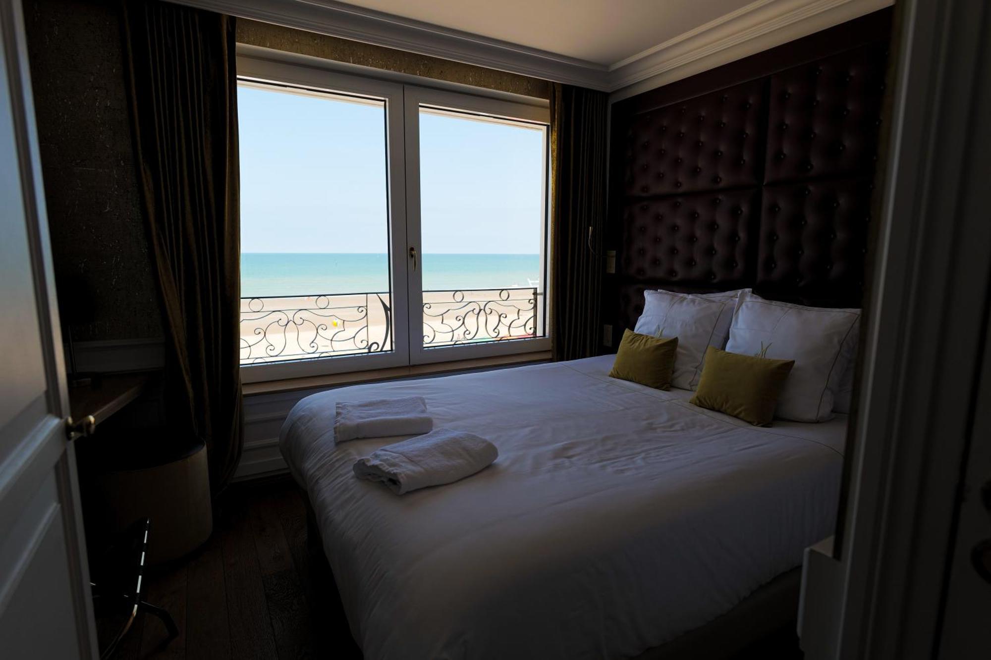 Hotel Merveilleux Cote Mer Dunkirk Exterior foto