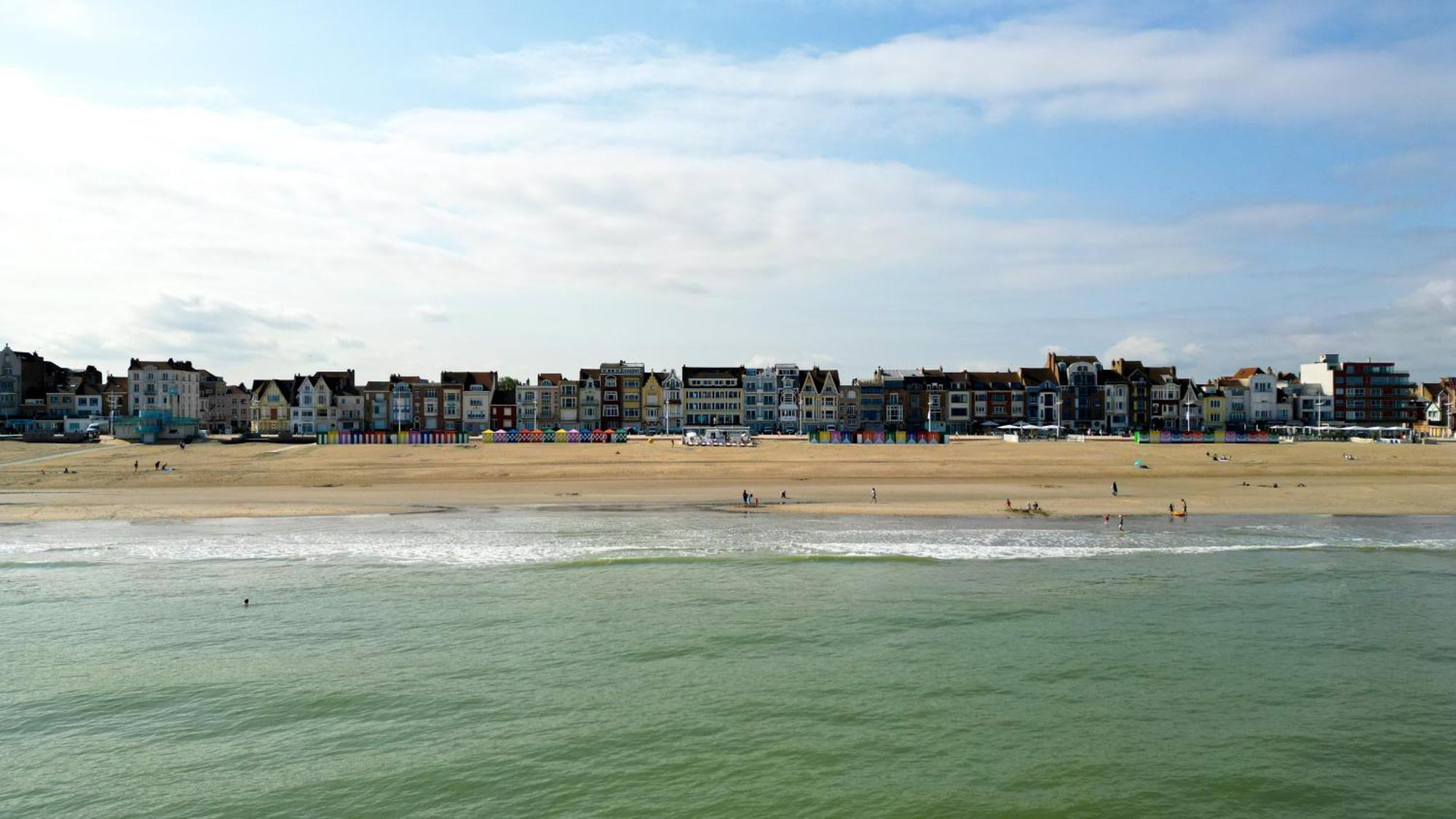 Hotel Merveilleux Cote Mer Dunkirk Exterior foto